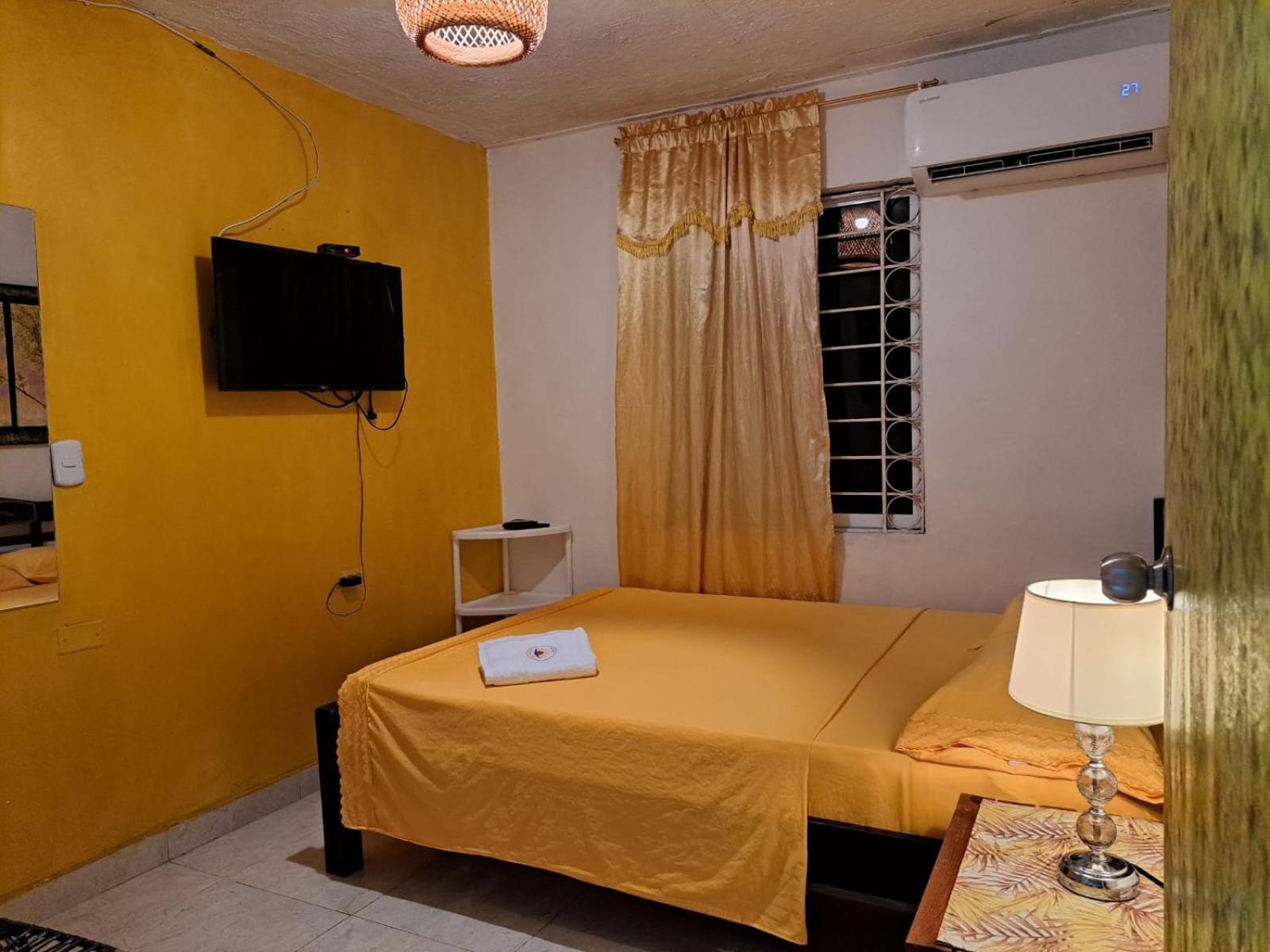Hostel Shalom Adonai Cartagena Eksteriør billede